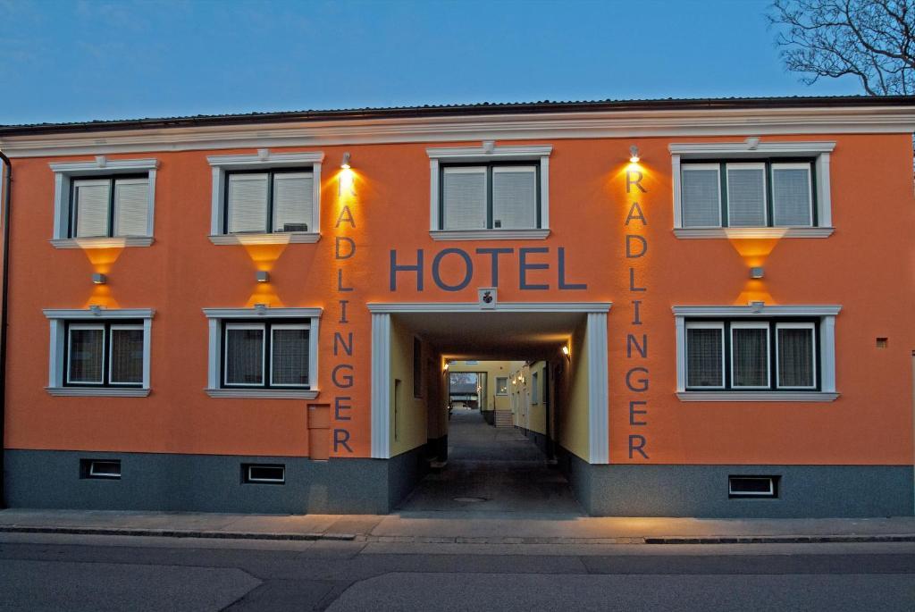 Hotel Radlinger Pellendorf Kültér fotó