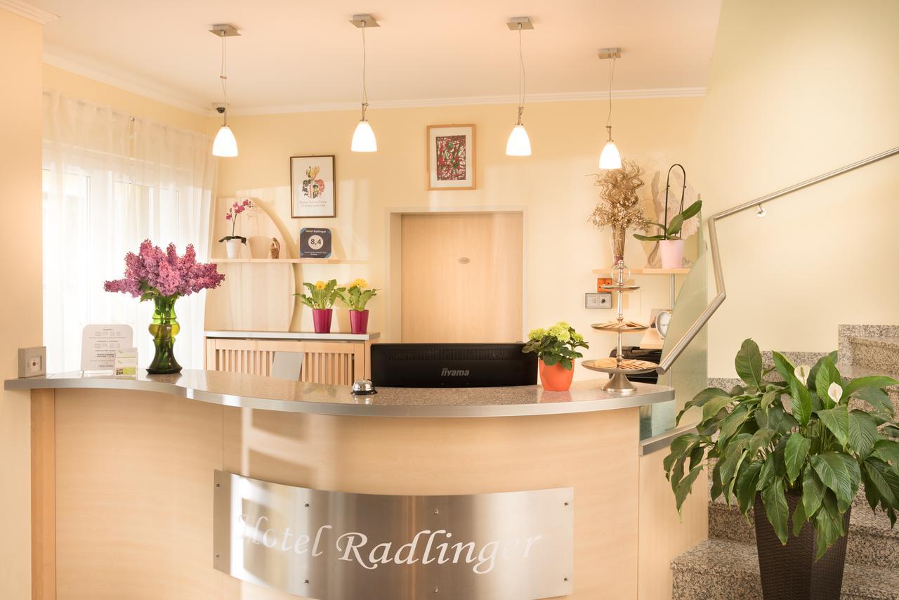 Hotel Radlinger Pellendorf Kültér fotó